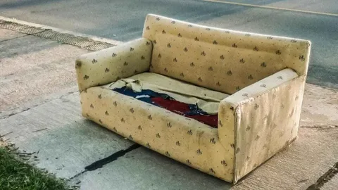 How to Dispose of a Sofa